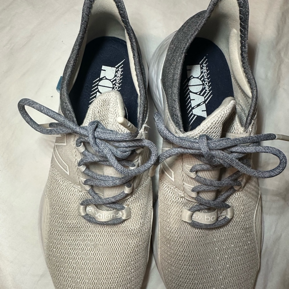 New Balance Men's Cream and Gray Athletic Shoes